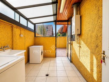 Amplia y cómoda casa de 2 pisos, sector Bilbao, parque Padre Hurtado