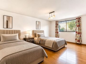 Amplia y cómoda casa de 2 pisos, sector Bilbao, parque Padre Hurtado