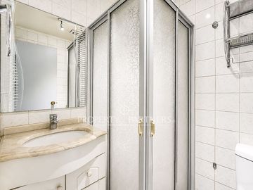 Amplia y cómoda casa de 2 pisos, sector Bilbao, parque Padre Hurtado