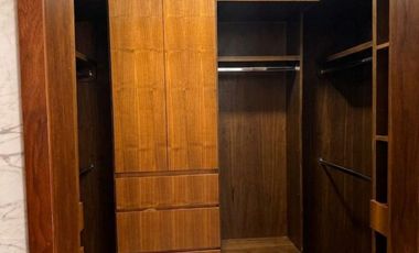 CASA EN VENTA EN ALTOZANO COMPLETAMENTE AMUEBLADA Y EQUIPADA FRENTE A PARQUE