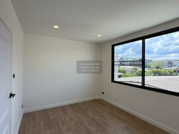 For Sale 3-story townhome, Chokchai 4 Soi 54, Intersection 1. , Lat Phrao , Lat Phrao , Bangkok , CX-154654