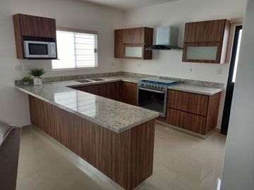 CASA EN VENTA EN FRACCIONAMIENTO LOMAS DE LAS ETNIAS, TORREON