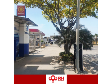 OFICINA EN ALQUILER FRENTE A CENTRO COMERCIAL DE MACHALA #921