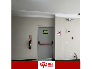 CONSULTORIO EN ALQUILER EN EDIFICIO PLATINIUM #32 , MACHALA