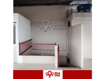 EDIFICIO CON OFICINAS, PARQUEADERO  Y GARITA DE ACCESO, MACHALA #AMJD