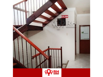 EDIFICIO CON OFICINAS, PARQUEADERO  Y GARITA DE ACCESO, MACHALA #AMJD