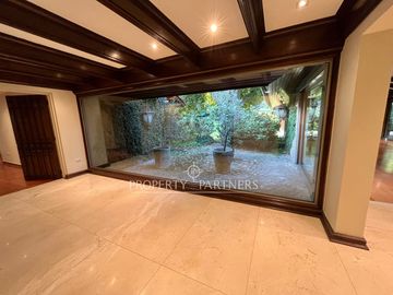 Arriendo de linda casa con espectacular jardín, Los Dominicos