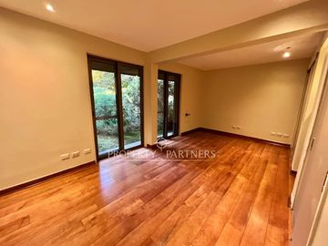 Arriendo de linda casa con espectacular jardín, Los Dominicos