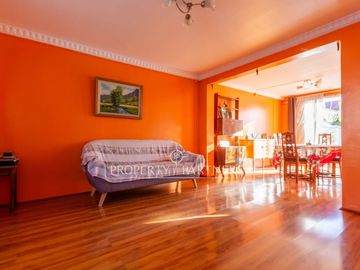 Acogedora Casa de 2 Pisos, Excelente Conectividad en La Cisterna