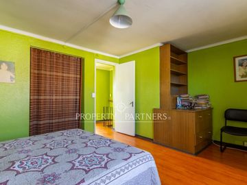 Acogedora Casa de 2 Pisos, Excelente Conectividad en La Cisterna