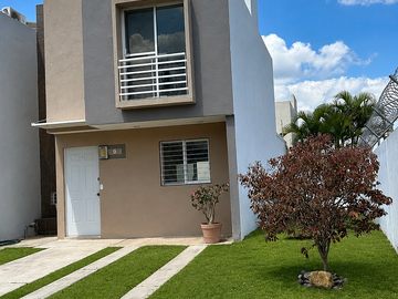 Casa con Jardín Excedente en Campo Real Zapopan