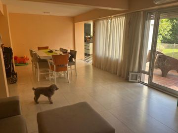 Casa en Venta, Abasto, Rosario, 3 dormitorios, patio y pileta !