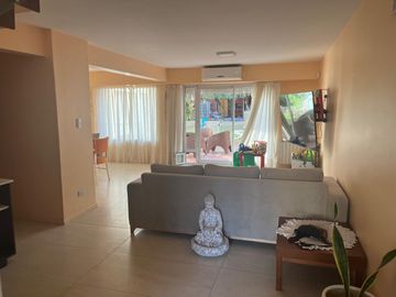 Casa en Venta, Abasto, Rosario, 3 dormitorios, patio y pileta !