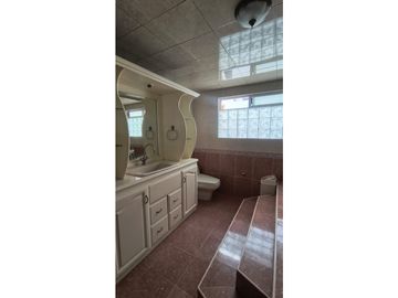 SE RENTA CASA DE LUJO AMUEBLADA