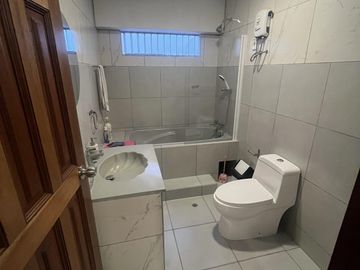 Alquilo Departamento Amoblado 200m2 en urb Higuereta