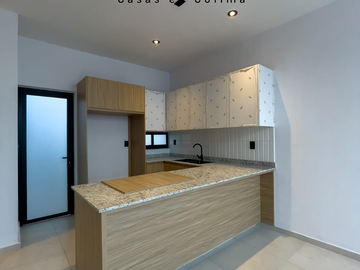 CASA EN VENTA 2 PLANTAS, 3 RECÁMARAS, 2.5 BAAÑOS, COCHERA PARA 2 AUTOS