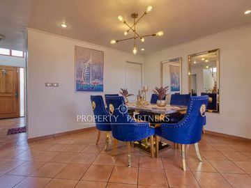 Amplia casa remodelada de 4 dormitorios + servicio y vista al mar – Jardines del Sur