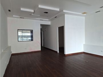Alquiler de Local Comercial en Plaza Liberty
