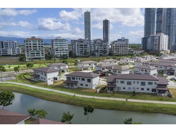 Casa en venta 338 m² | Vista al Lago | The Woods Santa María