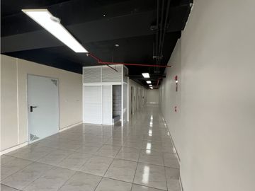 SE VENDE LOCAL COMERCIAL EN THE SANDS EN AV. BALBOA 135 M2