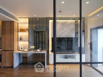 1-BR Condo at Muniq Sukhumvit 23 near MRT Sukhumvit