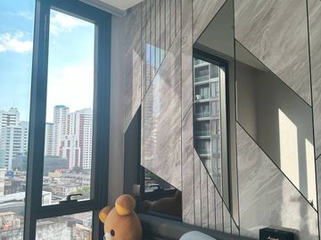 1-BR Condo at Muniq Sukhumvit 23 near MRT Sukhumvit