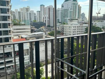 1-BR Condo at Muniq Sukhumvit 23 near MRT Sukhumvit