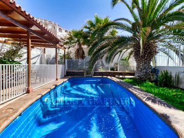 Casa con vista al mar en Jardines del Sur