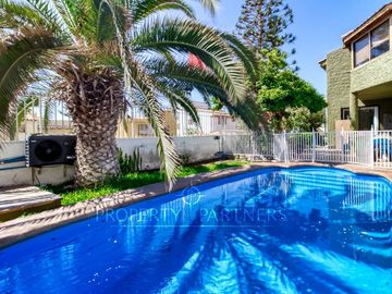 Casa con vista al mar en Jardines del Sur