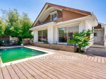 Alianza Francesa, excelente casa familiar con piscina.