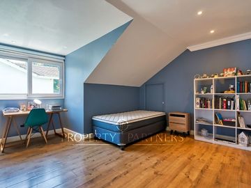 Alianza Francesa, excelente casa familiar con piscina.