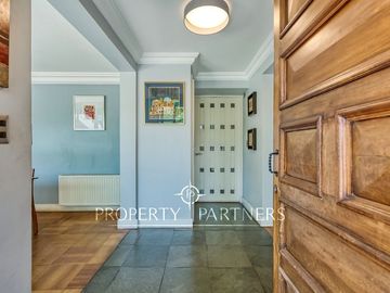 Alianza Francesa, excelente casa familiar con piscina.