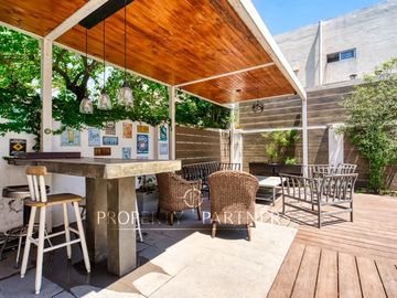 Alianza Francesa, excelente casa familiar con piscina.