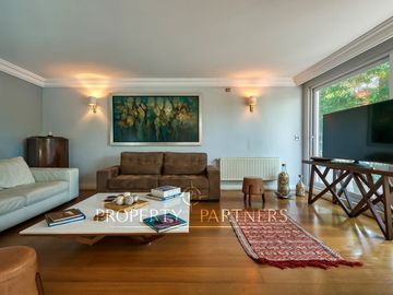 Alianza Francesa, excelente casa familiar con piscina.