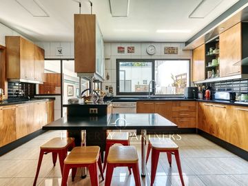 Espectacular Casa en El Huinganal con amplio jardín y cancha de Padle
