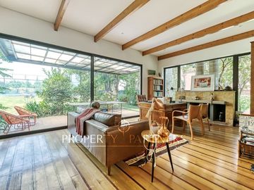 Espectacular Casa en El Huinganal con amplio jardín y cancha de Padle