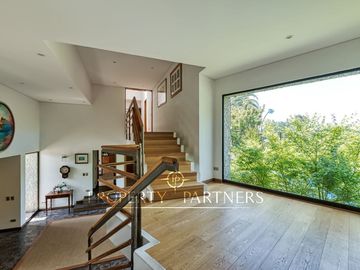 Espectacular Casa en El Huinganal con amplio jardín y cancha de Padle