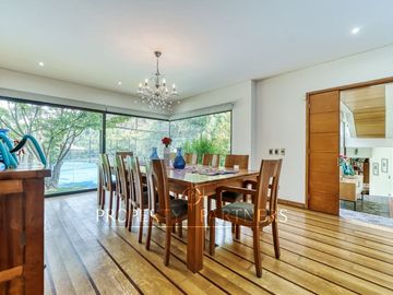 Espectacular Casa en El Huinganal con amplio jardín y cancha de Padle
