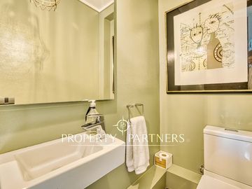 Impecable departamento duplex con zocalo y jardin propio, La Dehesa Central