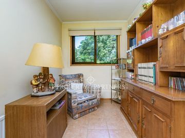 Parcela con Dos Casas en Condominio Consolidado: Espacio, Privacidad y Gran Plusvalía.