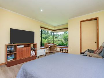 Parcela con Dos Casas en Condominio Consolidado: Espacio, Privacidad y Gran Plusvalía.