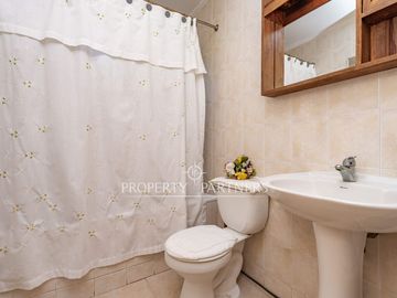 Parcela con Dos Casas en Condominio Consolidado: Espacio, Privacidad y Gran Plusvalía.