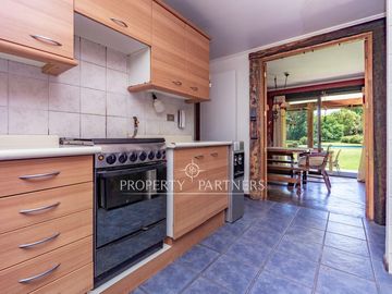 Parcela con Dos Casas en Condominio Consolidado: Espacio, Privacidad y Gran Plusvalía.