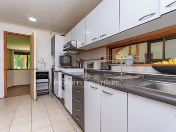Parcela con Dos Casas en Condominio Consolidado: Espacio, Privacidad y Gran Plusvalía.
