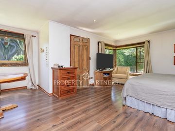 Parcela con Dos Casas en Condominio Consolidado: Espacio, Privacidad y Gran Plusvalía.
