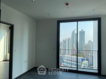 1-BR Condo at The Edge Sukhumvit 23 near MRT Sukhumvit