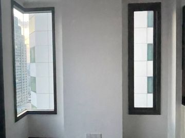 1-BR Condo at The Edge Sukhumvit 23 near MRT Sukhumvit