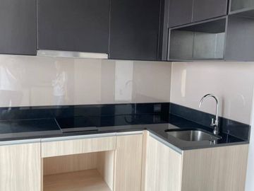 1-BR Condo at The Edge Sukhumvit 23 near MRT Sukhumvit