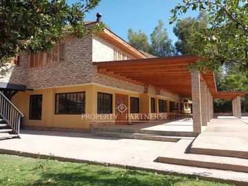 Increible parcela en exclusivo sector de Pirque