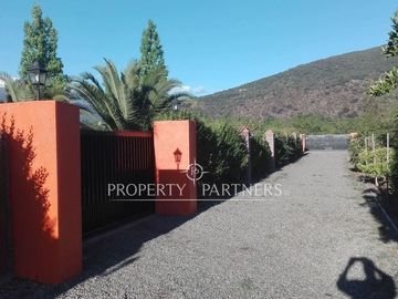 Increible parcela en exclusivo sector de Pirque